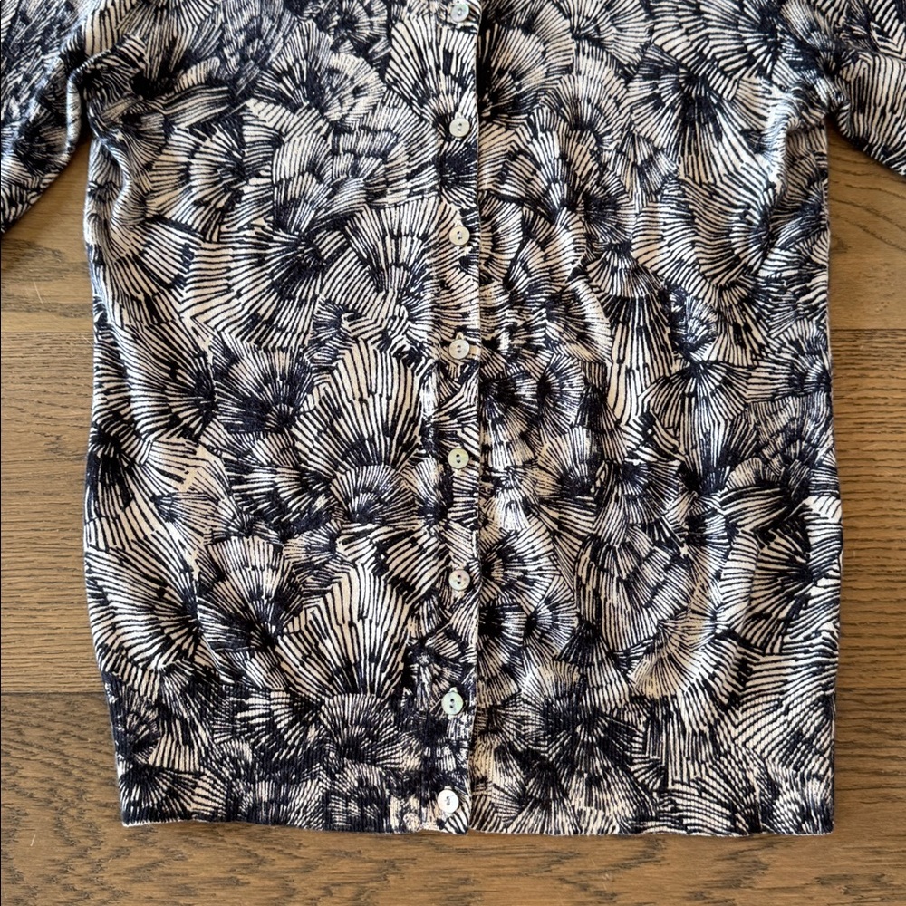 Banana Republic Abstract Floral Cardigan Button Down Long‎ Sleeve Women’s Medium - Picture 3 of 13